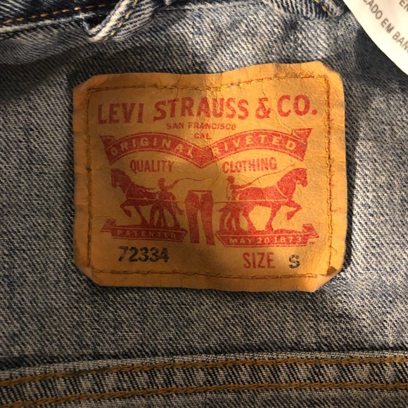 VINTAGE Levi’s Denim Jacket - Picture 2 of 5